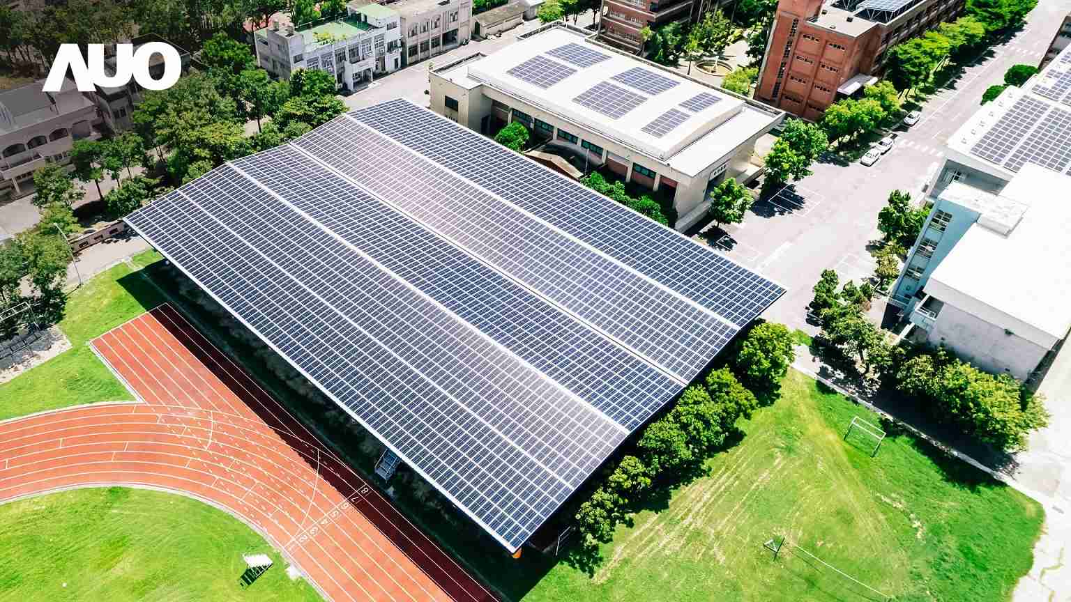 赏金国际SunSteel光电整合型浪板具备快速安装、、轻量化优势，，，可提升15%发电效能，，，通过国际IEC与台湾VPC认证安全、、、、防漏、、耐候标准