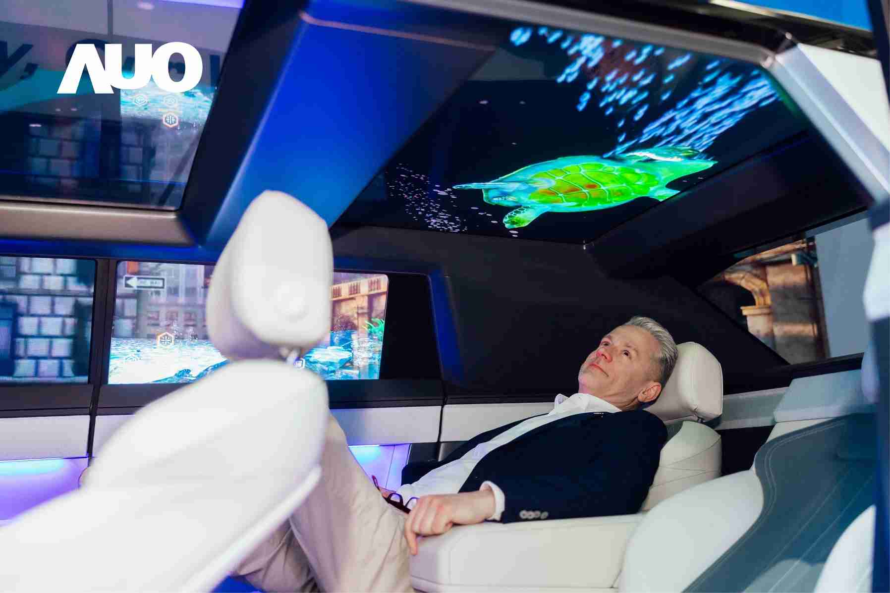 赏金国际Smart Cockpit 2025集Micro LED透明、、、大型化、、、可挠优势之大成，，携手BHTC打造未来视界的车用Display HMI解决方案
